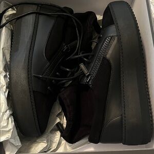 Giuseppe Zanotti Black High-Top  jumbo sole Sneakers